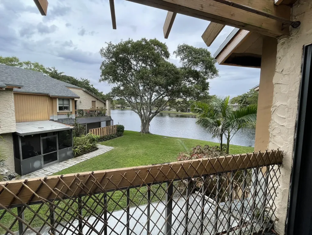 134 Wimbledon Lakes Drive Plantation FL 33324