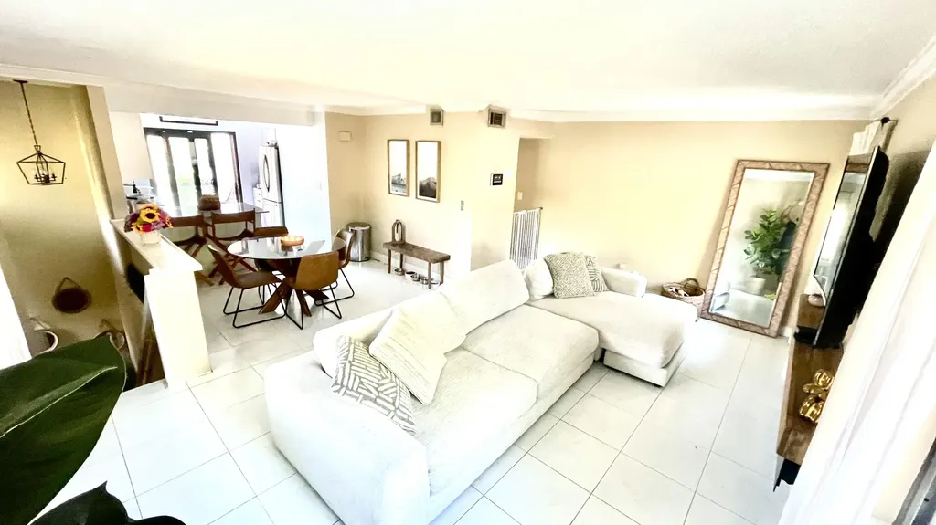 134 Wimbledon Lakes Drive Plantation FL 33324