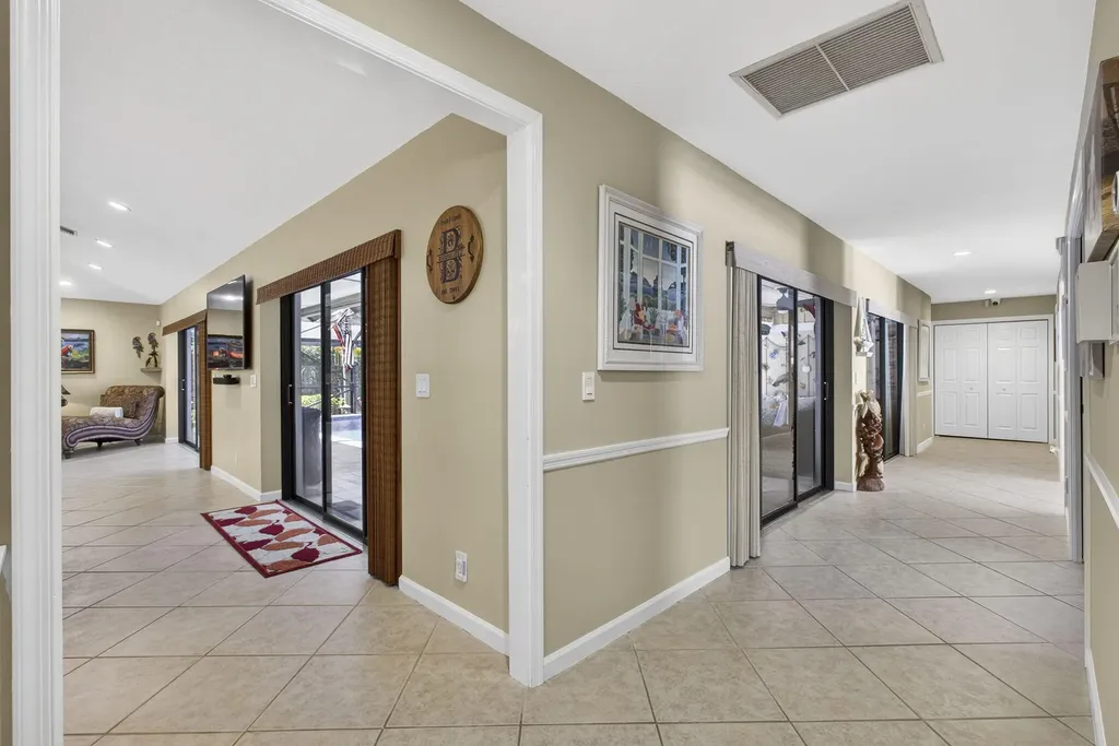 9 Kintyre Road Palm Beach Gardens FL 33418