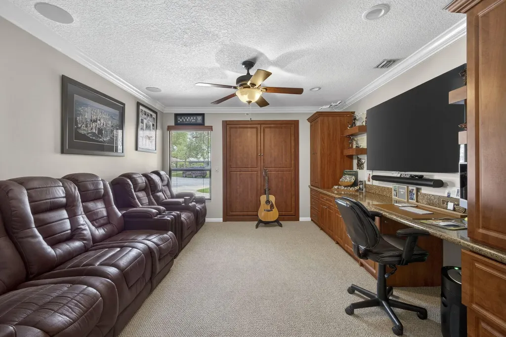 9 Kintyre Road Palm Beach Gardens FL 33418