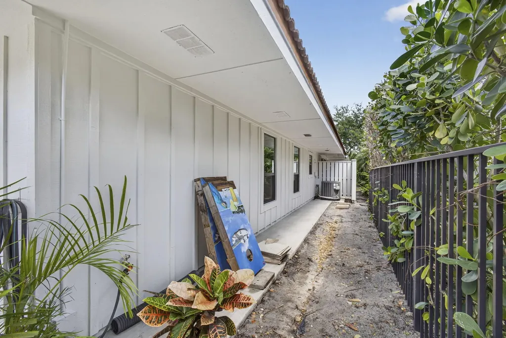 9 Kintyre Road Palm Beach Gardens FL 33418