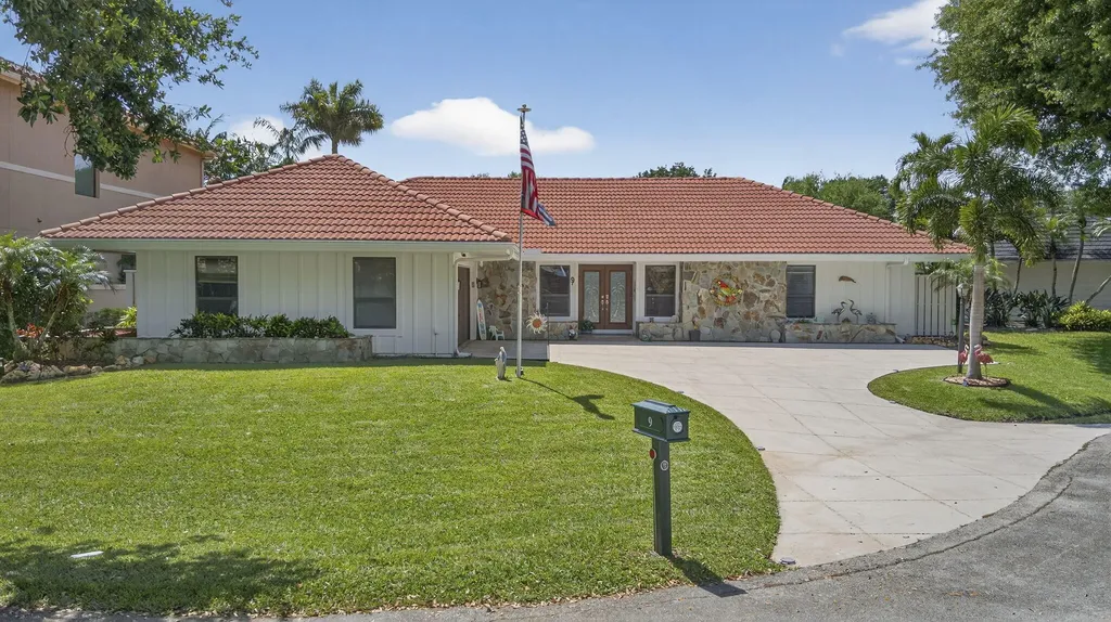 9 Kintyre Road Palm Beach Gardens FL 33418