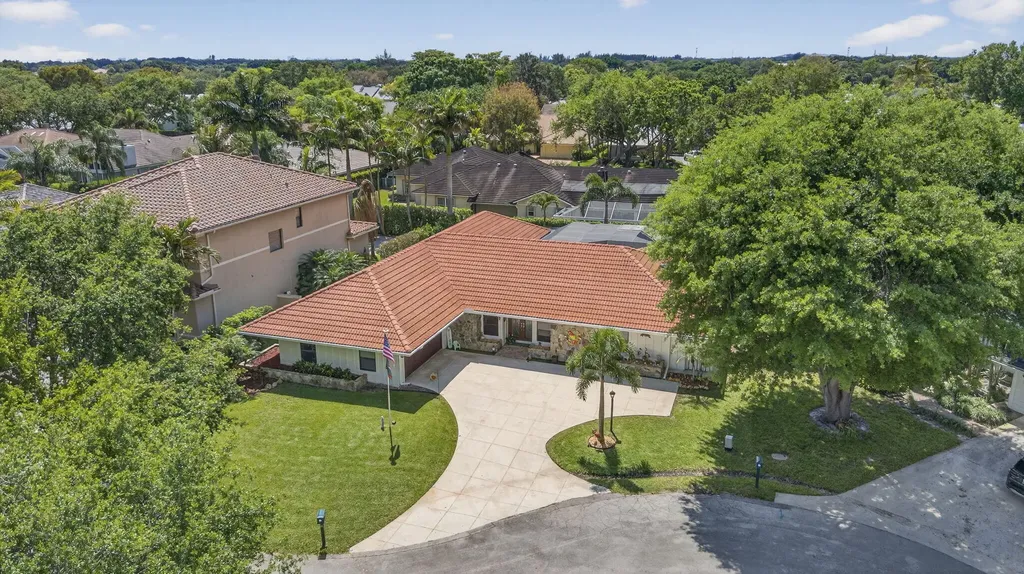 9 Kintyre Road Palm Beach Gardens FL 33418