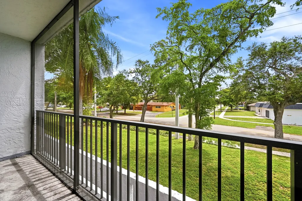 7541 NW 16th Street Plantation FL 33313