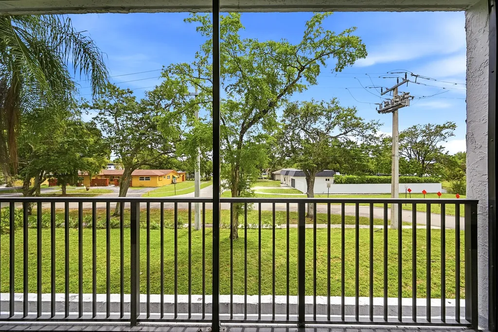 7541 NW 16th Street Plantation FL 33313