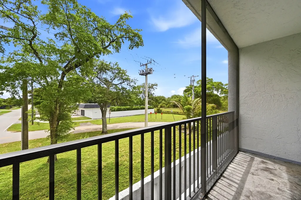 7541 NW 16th Street Plantation FL 33313