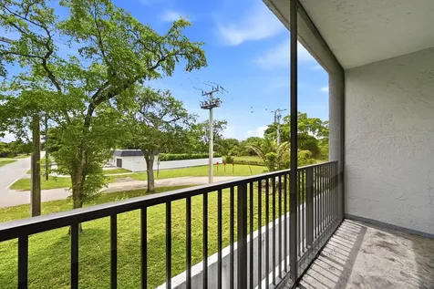 7541 NW 16th Street Plantation FL 33313