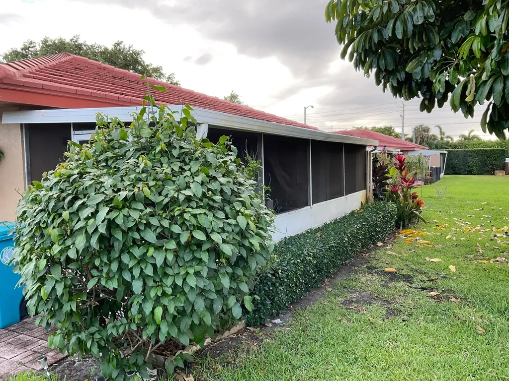 1473 SW 27th Avenue Boynton Beach FL 33426