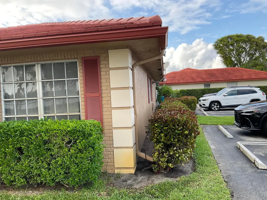 1473 SW 27th Avenue Boynton Beach FL 33426