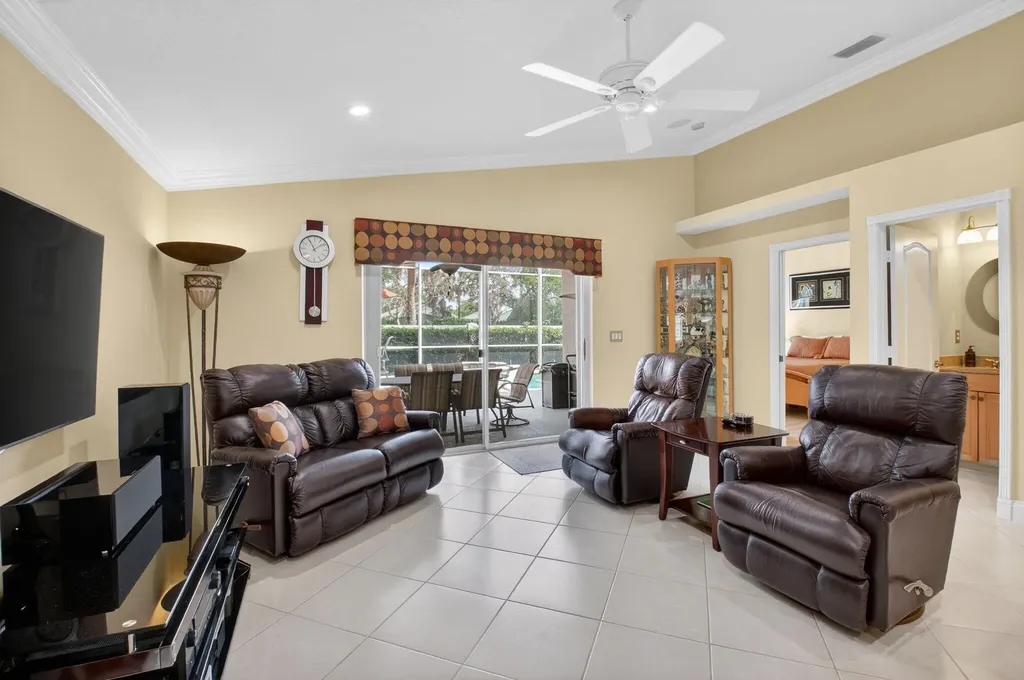 8286 Duomo Circle Boynton Beach FL 33472