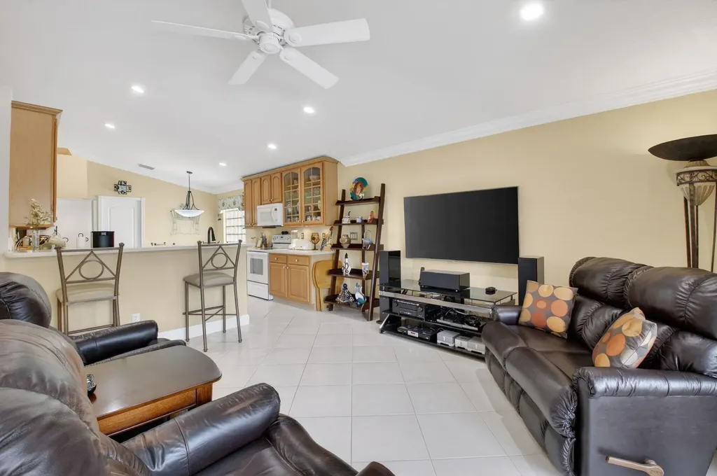 8286 Duomo Circle Boynton Beach FL 33472