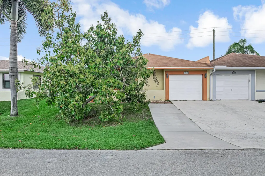 4917 Luqui Court West Palm Beach FL 33415
