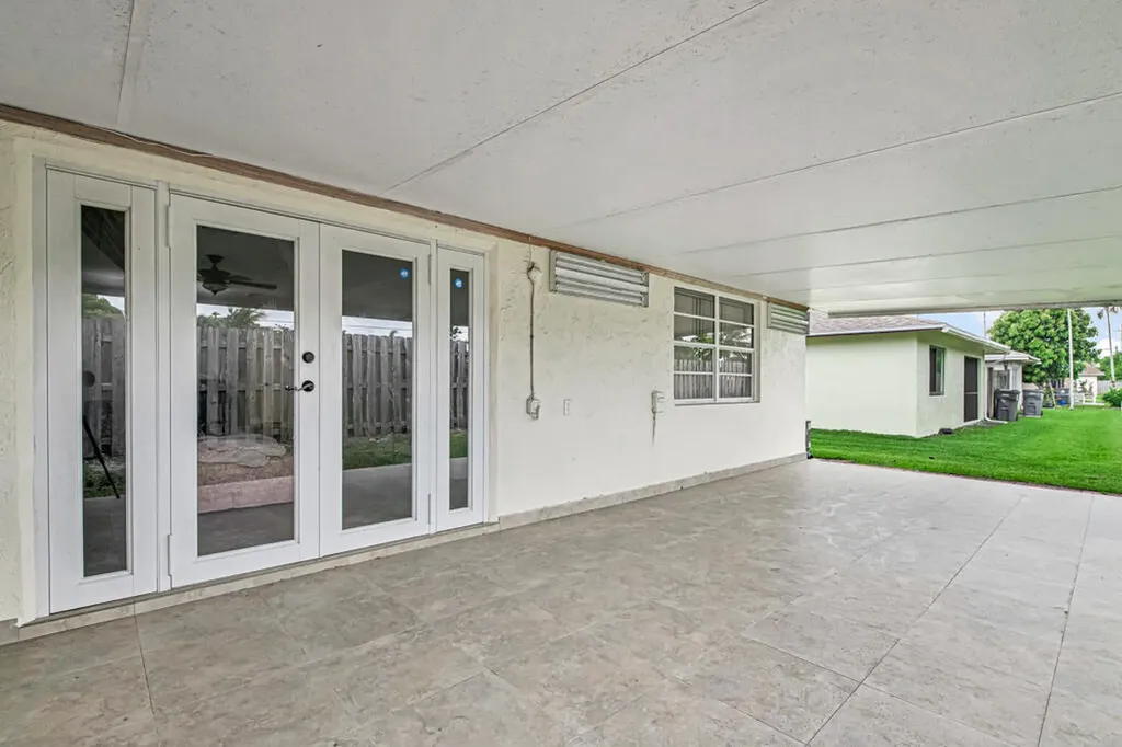 4917 Luqui Court West Palm Beach FL 33415