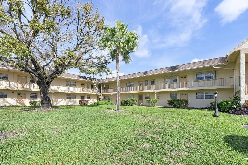 1700 Dover Road Delray Beach FL 33445