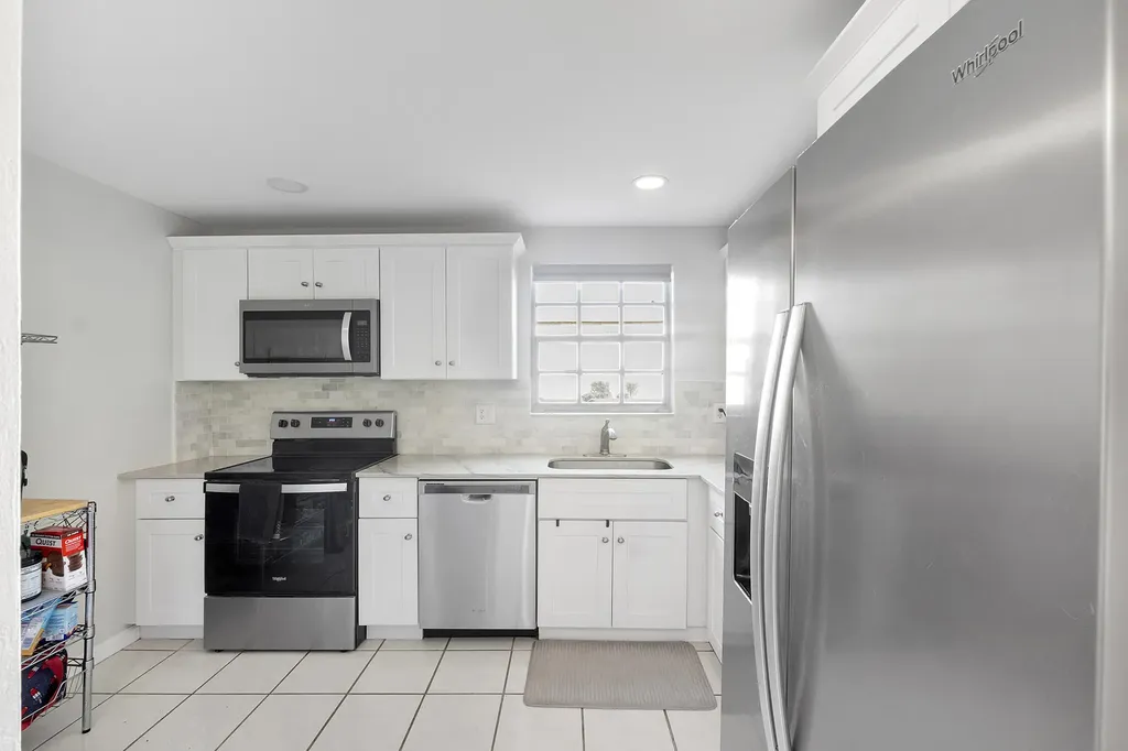1700 Dover Road Delray Beach FL 33445