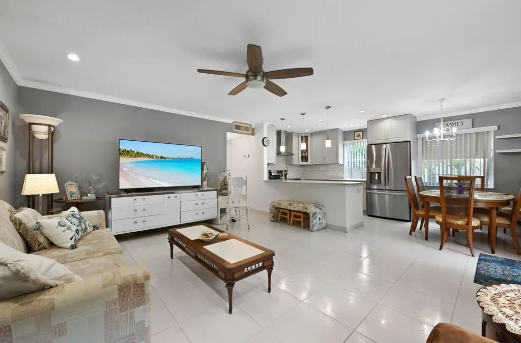 182 Piedmont D Delray Beach FL 33484