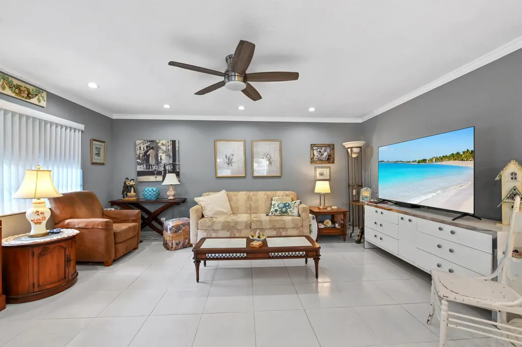 182 Piedmont D Delray Beach FL 33484