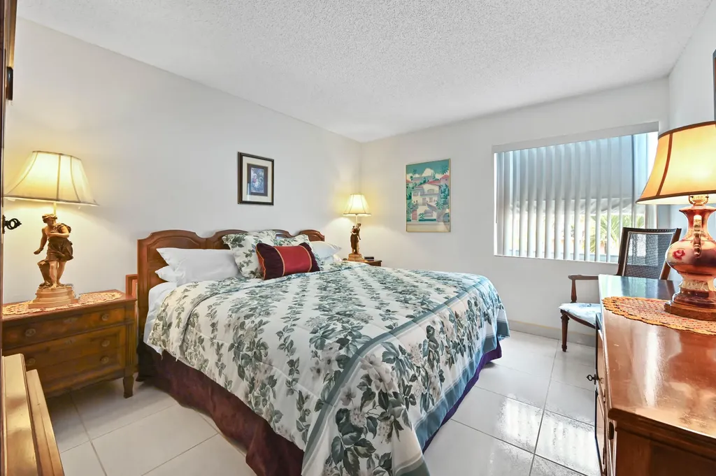 182 Piedmont D Delray Beach FL 33484