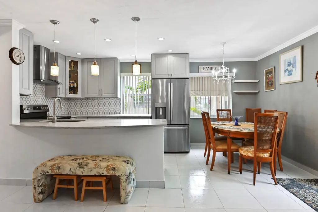 182 Piedmont D Delray Beach FL 33484