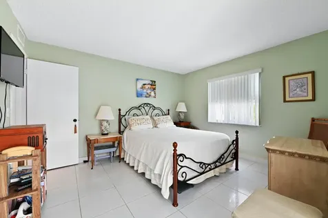 182 Piedmont D Delray Beach FL 33484