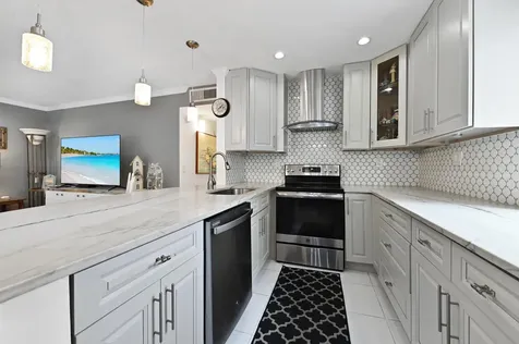 182 Piedmont D Delray Beach FL 33484