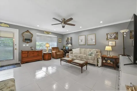 182 Piedmont D Delray Beach FL 33484