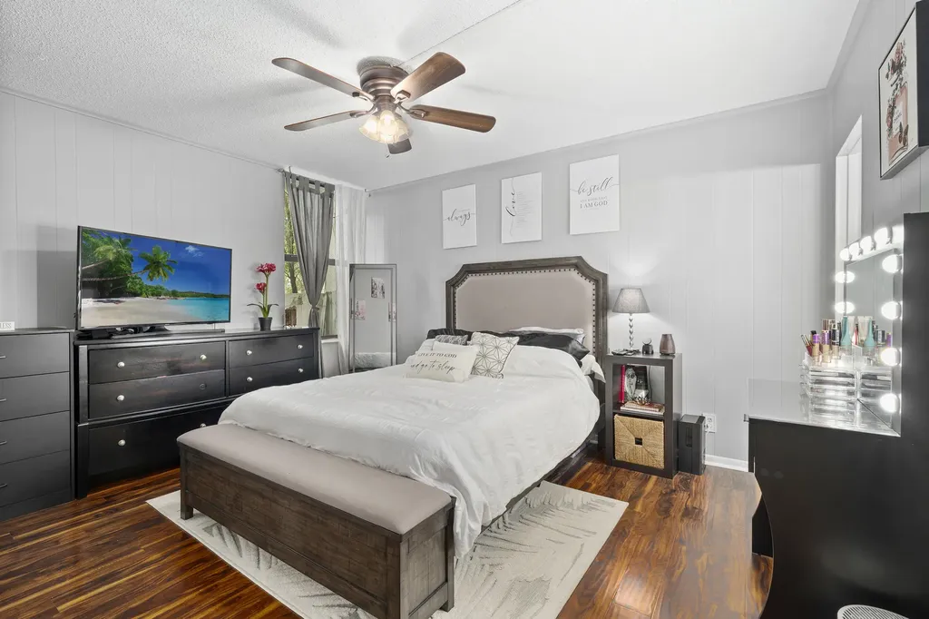 8421 Forest Hills Drive Coral Springs FL 33065