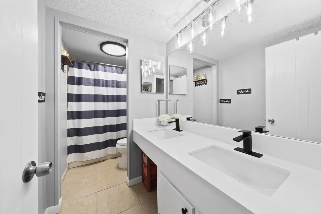 8421 Forest Hills Drive Coral Springs FL 33065