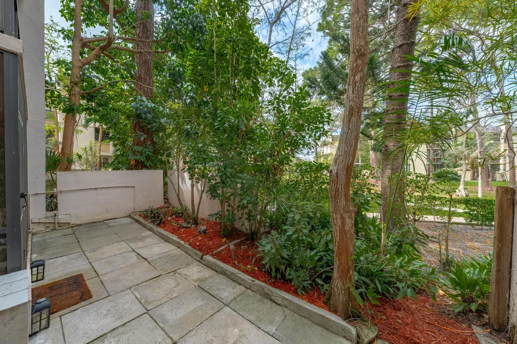 8421 Forest Hills Drive Coral Springs FL 33065