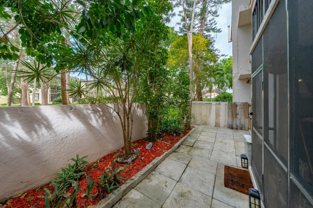 8421 Forest Hills Drive Coral Springs FL 33065