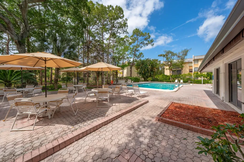 8421 Forest Hills Drive Coral Springs FL 33065