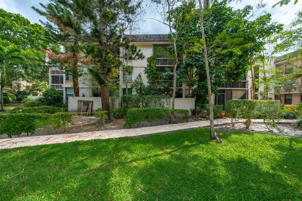 8421 Forest Hills Drive Coral Springs FL 33065