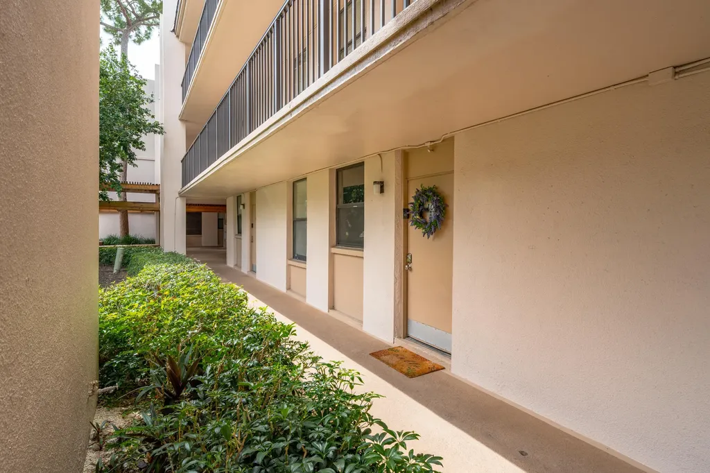 8421 Forest Hills Drive Coral Springs FL 33065