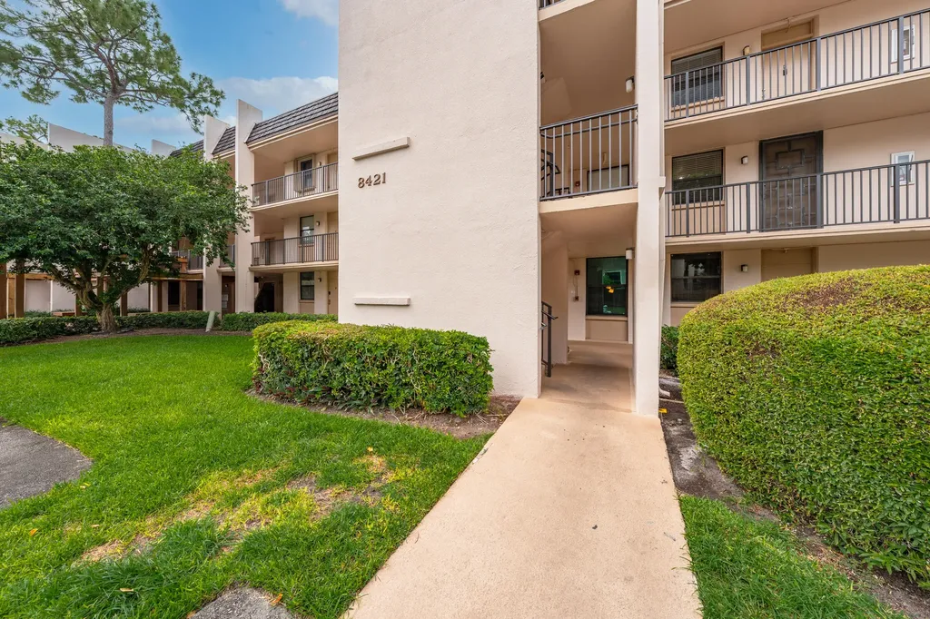 8421 Forest Hills Drive Coral Springs FL 33065