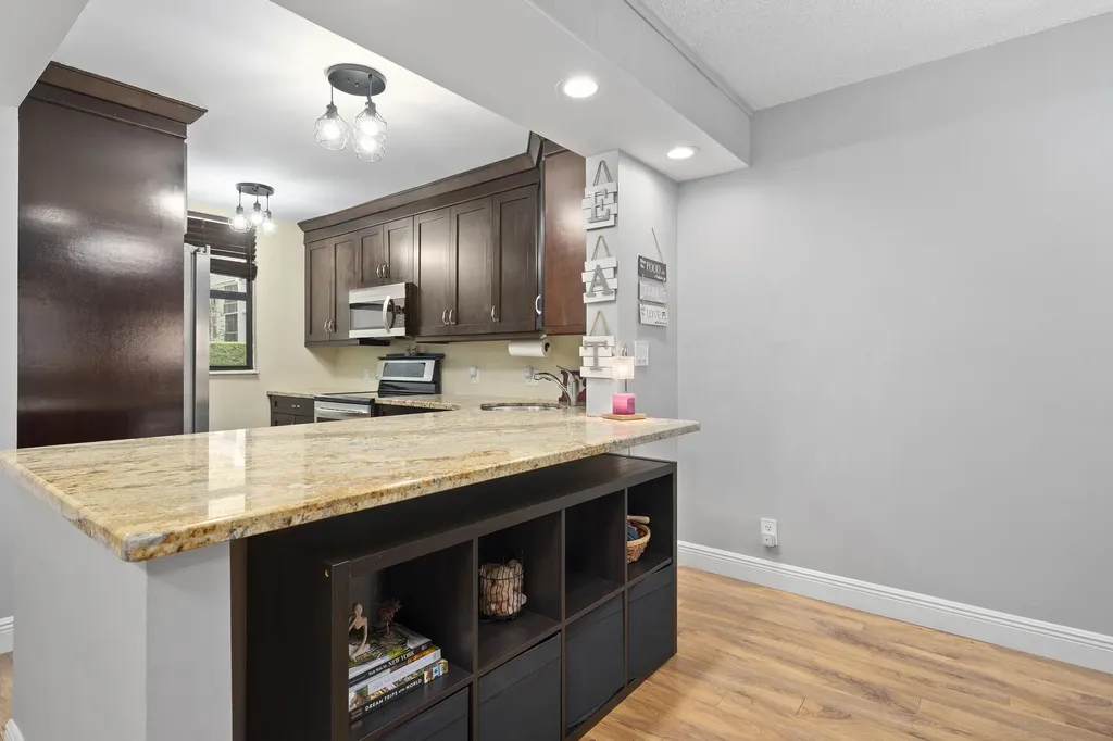 8421 Forest Hills Drive Coral Springs FL 33065