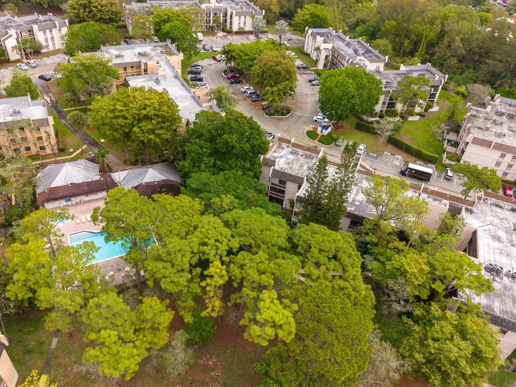 8421 Forest Hills Drive Coral Springs FL 33065