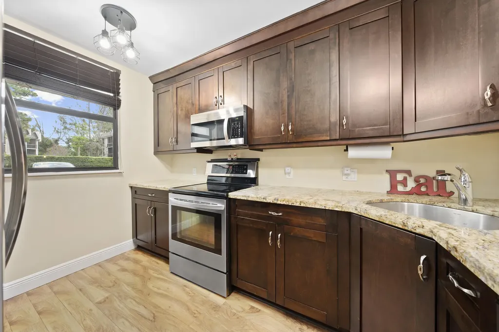 8421 Forest Hills Drive Coral Springs FL 33065