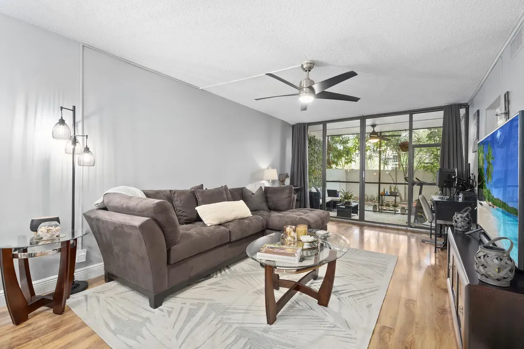 8421 Forest Hills Drive Coral Springs FL 33065