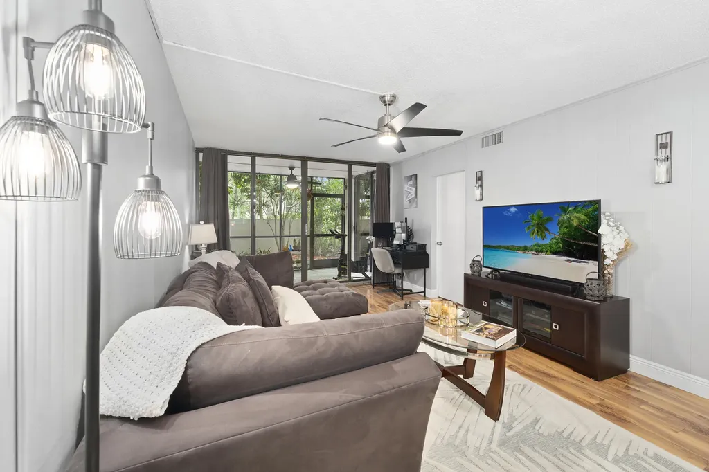 8421 Forest Hills Drive Coral Springs FL 33065