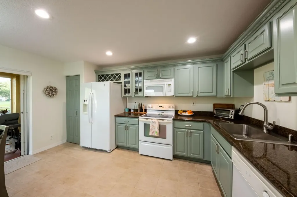 1040 Arezzo Circle Boynton Beach FL 33436