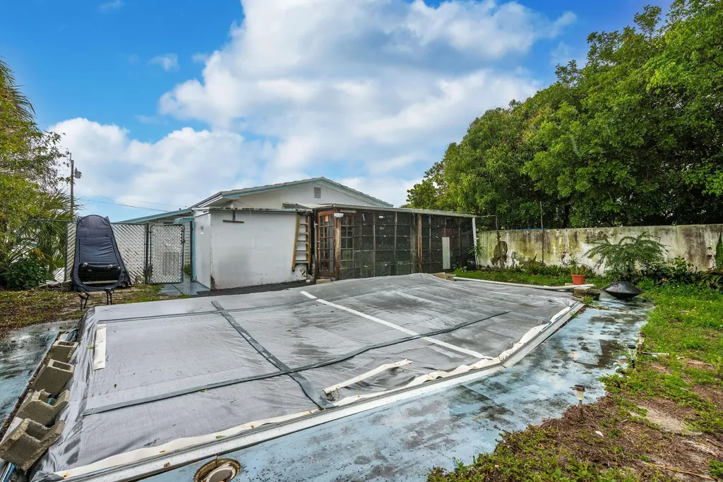 7111 Washington Avenue Lake Worth FL 33462