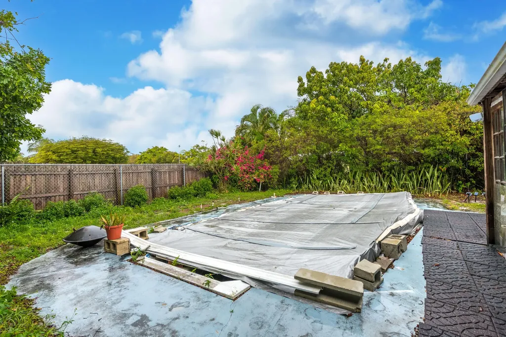 7111 Washington Avenue Lake Worth FL 33462