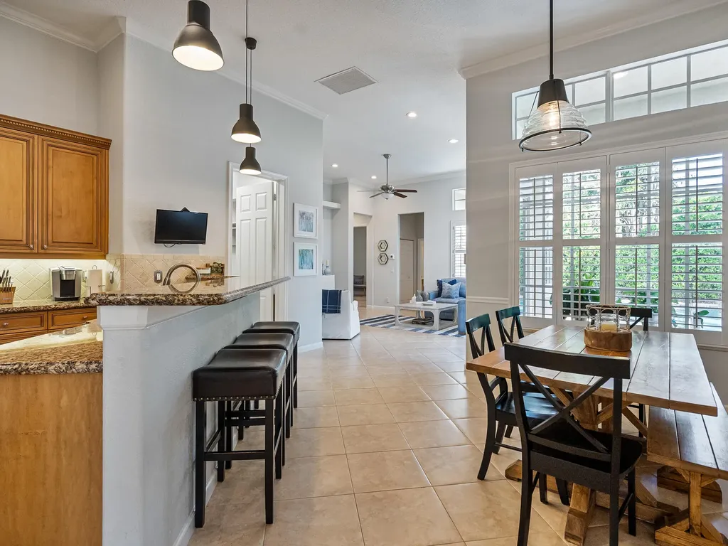 175 Via Rosina Jupiter FL 33458