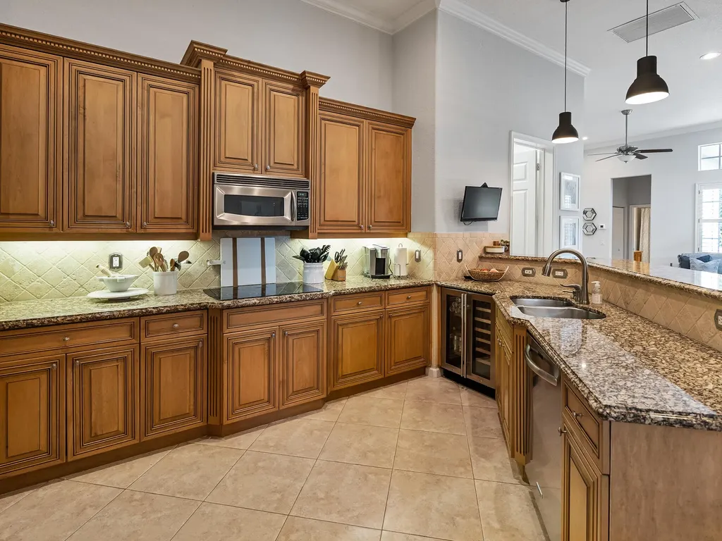 175 Via Rosina Jupiter FL 33458