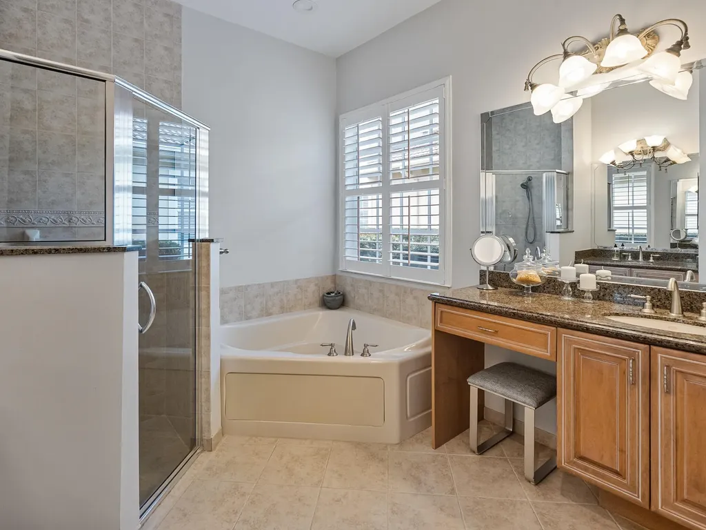 175 Via Rosina Jupiter FL 33458