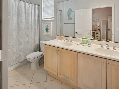 175 Via Rosina Jupiter FL 33458