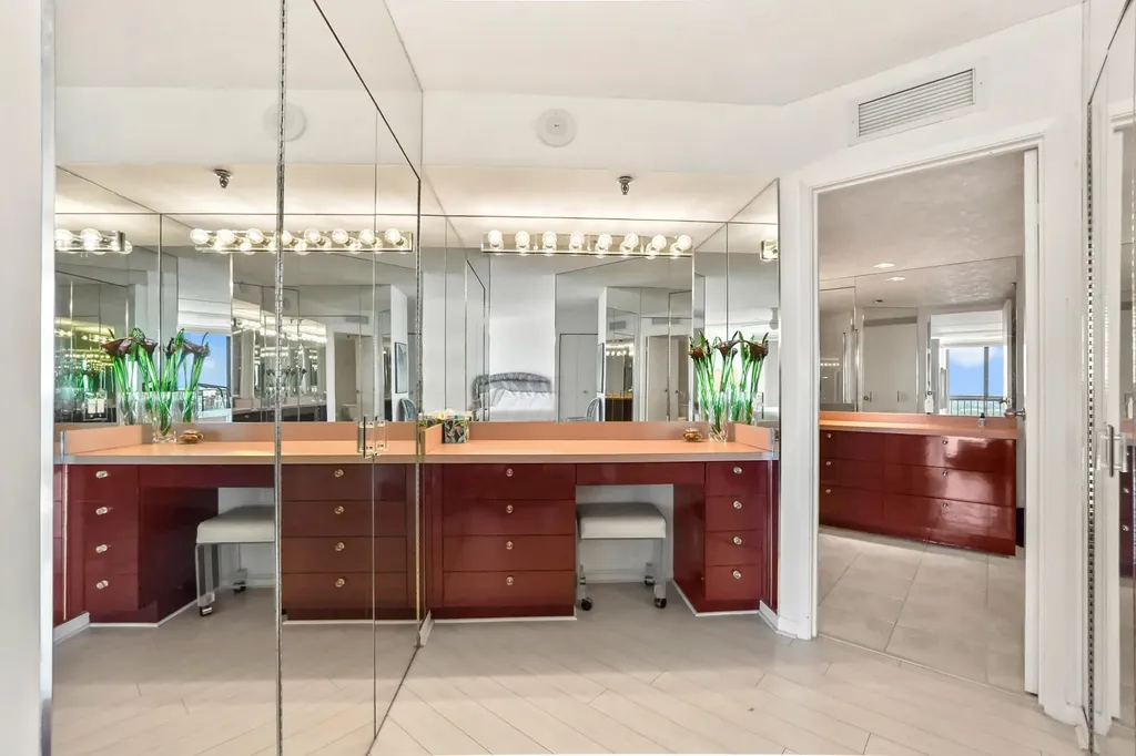 1900 Consulate Place West Palm Beach FL 33401