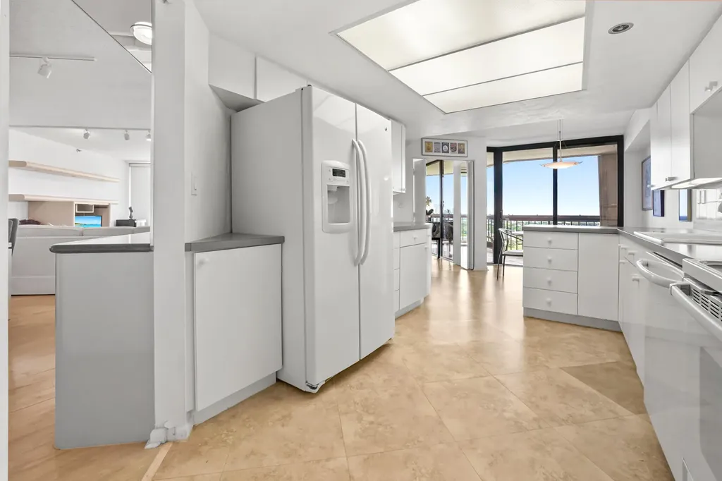 1900 Consulate Place West Palm Beach FL 33401