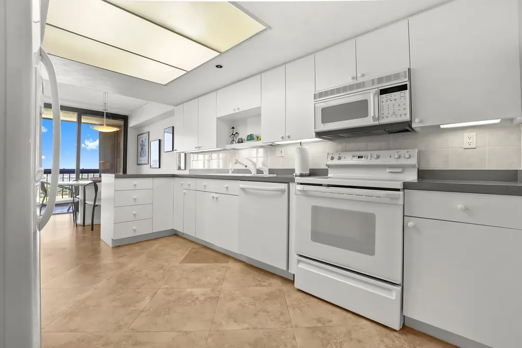 1900 Consulate Place West Palm Beach FL 33401