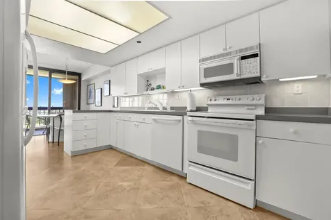1900 Consulate Place West Palm Beach FL 33401